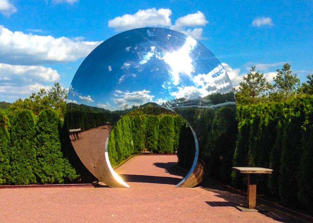 Арт-объект Лунные ворота